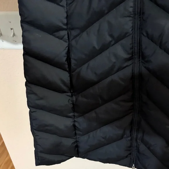Eddie Bauer Black Quilted Coat with Faux Fur Hood - Picture 5 of 16